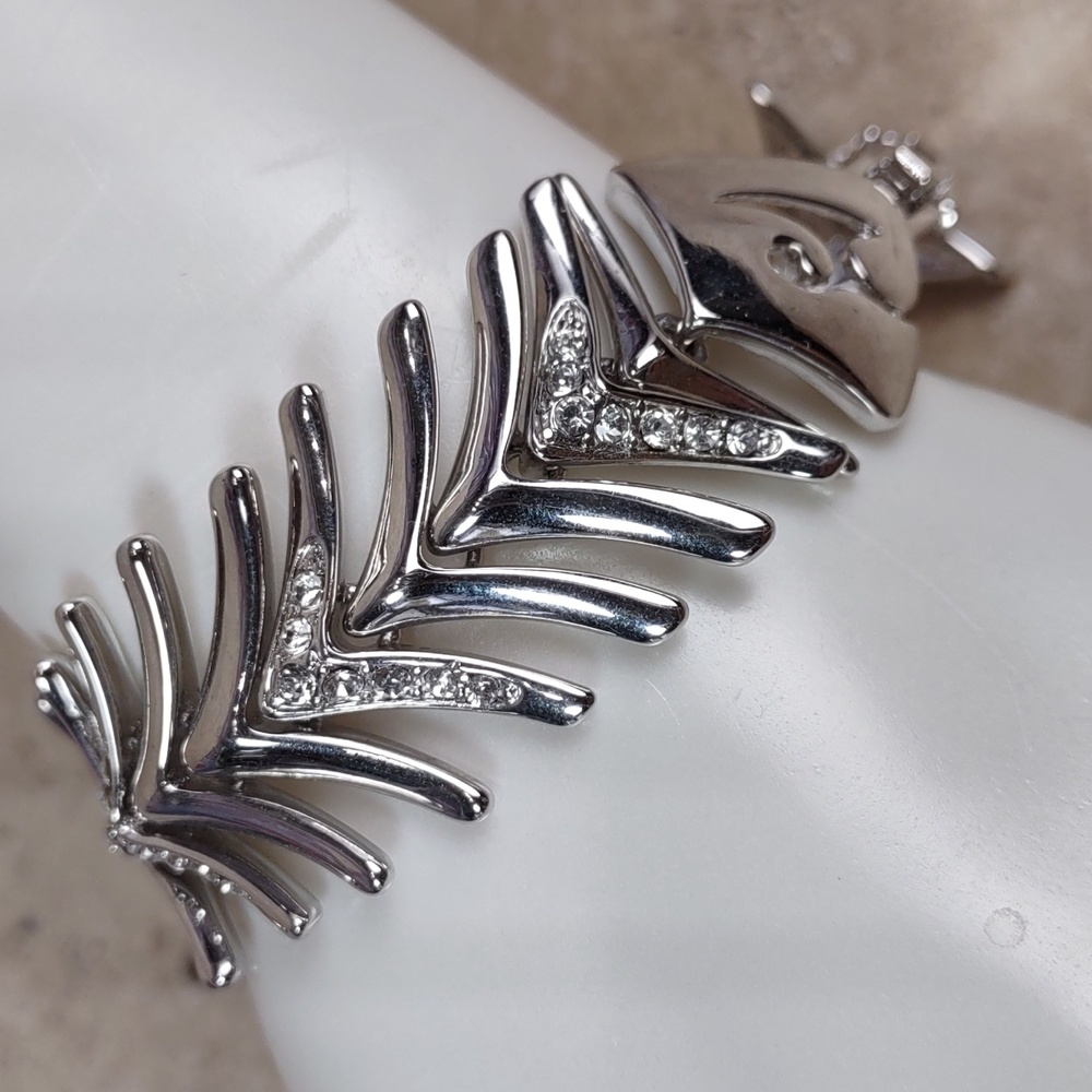Silvertone Crystal Studded Fish Bracelet